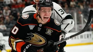 Ducks, Defenseman Jackson LaCombe