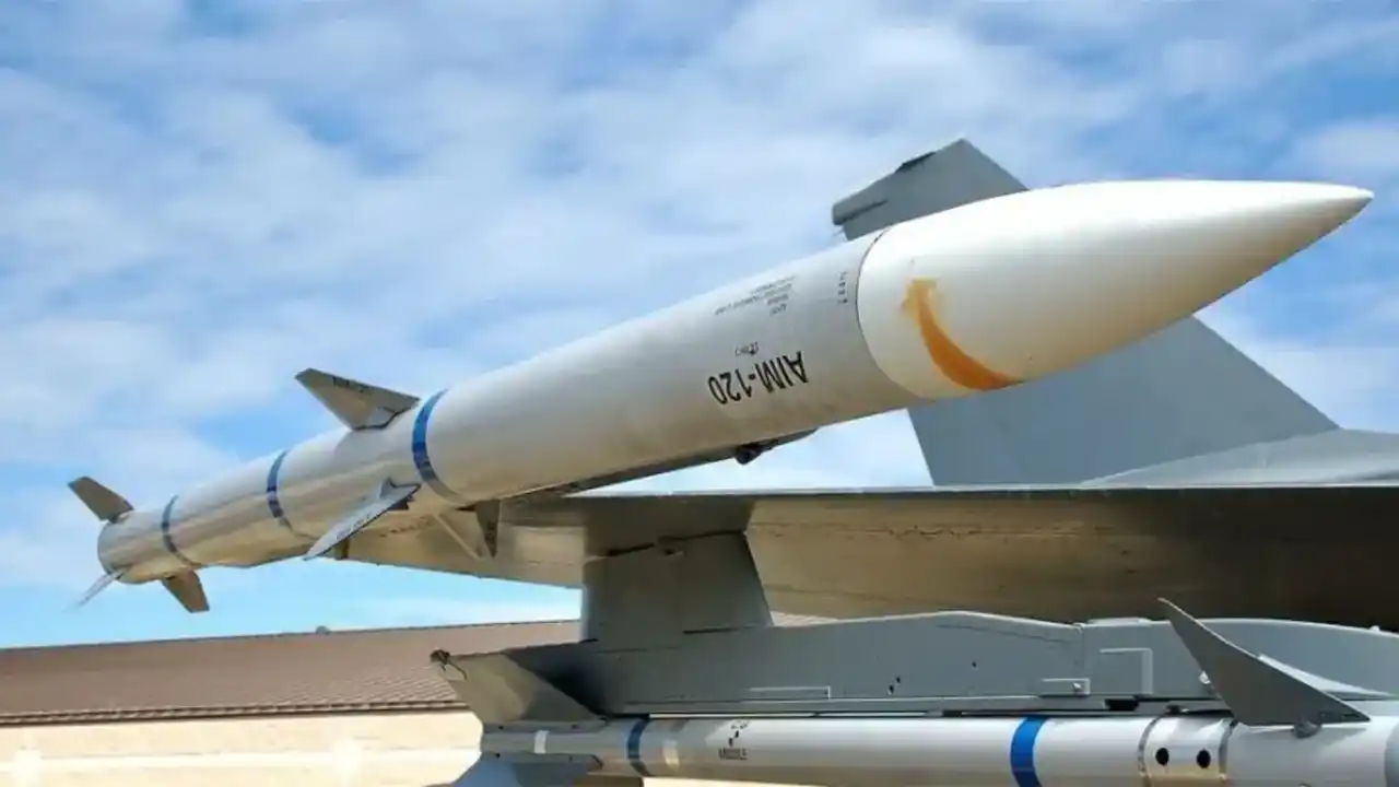 যুক্তরাষ্ট্র এআইএম-১২০ ক্ষেপণাস্ত্র