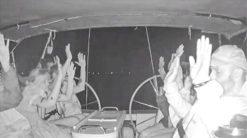 গাজায় ত্রানবহরে হামলা