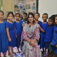 প্রকৌশলী ডিগ্রি ও ক্যাডার ছেড়ে শিশুদের পড়ানোর দায়িত্ব নিলেন নায়লা